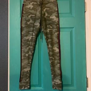 PINK camo campus leggings!